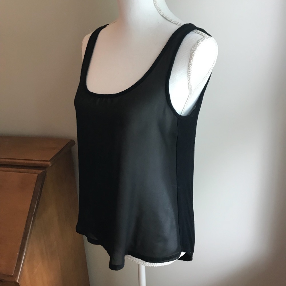 Cut Out Tank Top - Picture 4 of 5